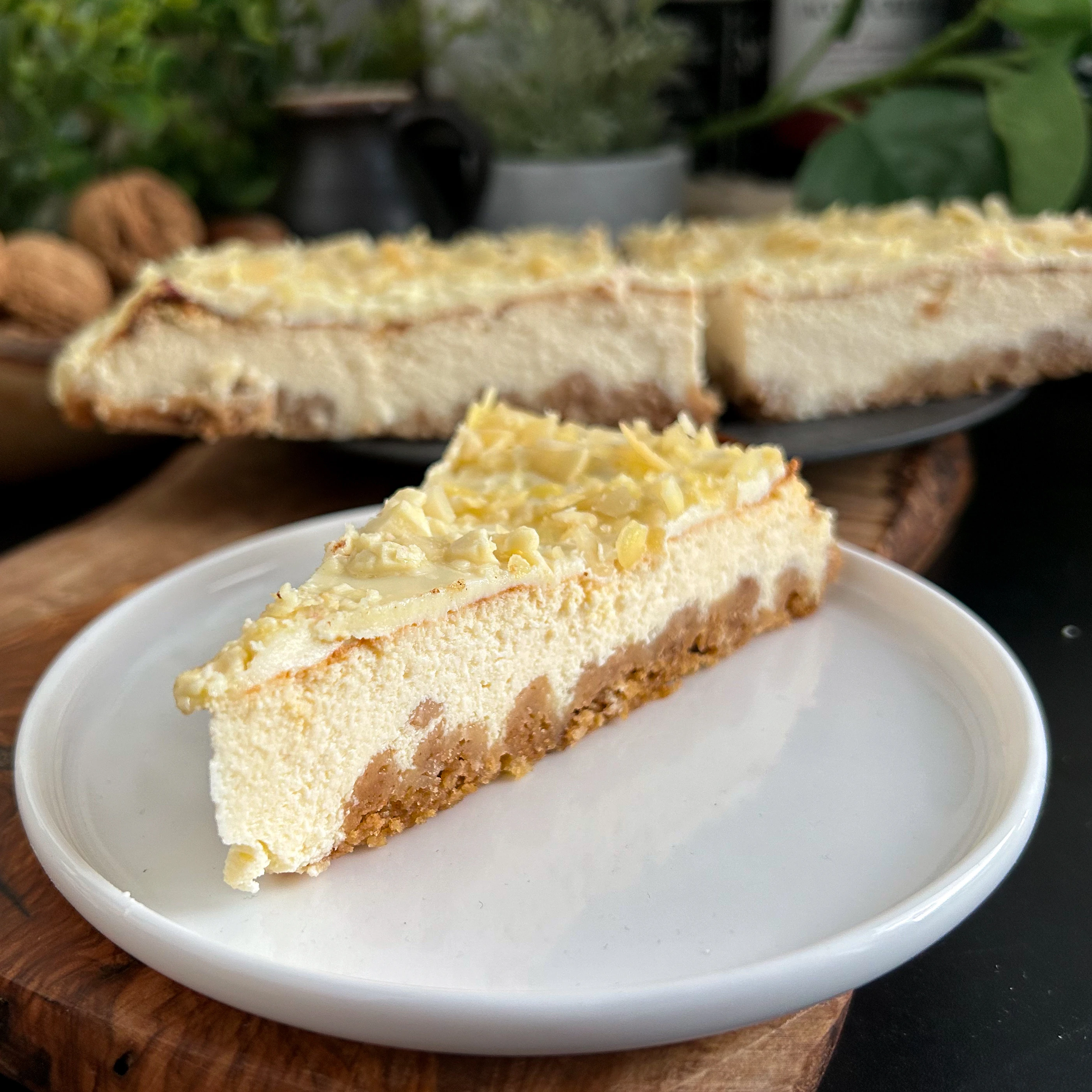 Sernik nowojorski z białą czekoladą i migdałami